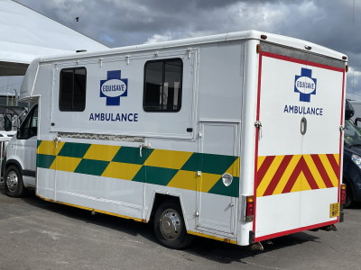 Equine ambulance