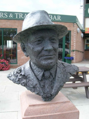 Gordon Richards sculpture
