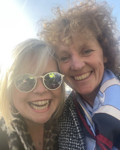Lucinder Russell selfie with grand national betting researcher 2023