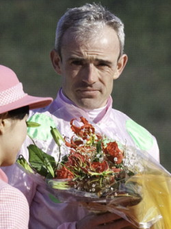 Ruby walsh holding flowers