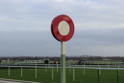 finishing post aintree race course