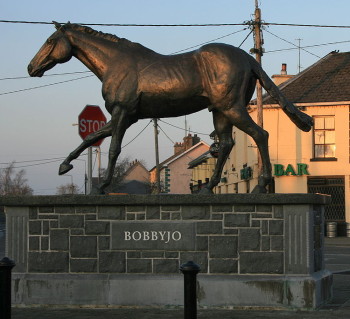 Bobbyjo statue