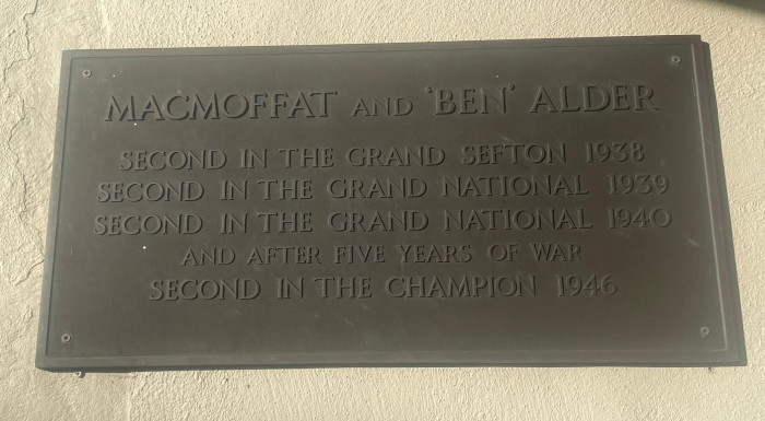Macmoffat plaque 1938 1938 1940 1946